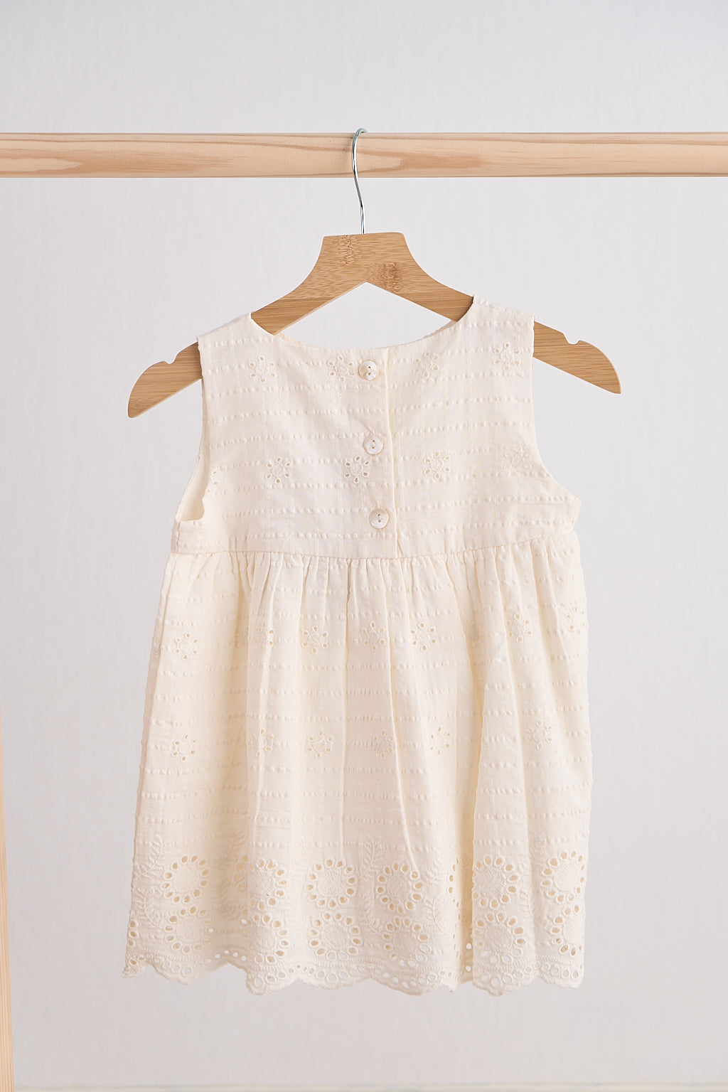 White hand embroidery lace dress